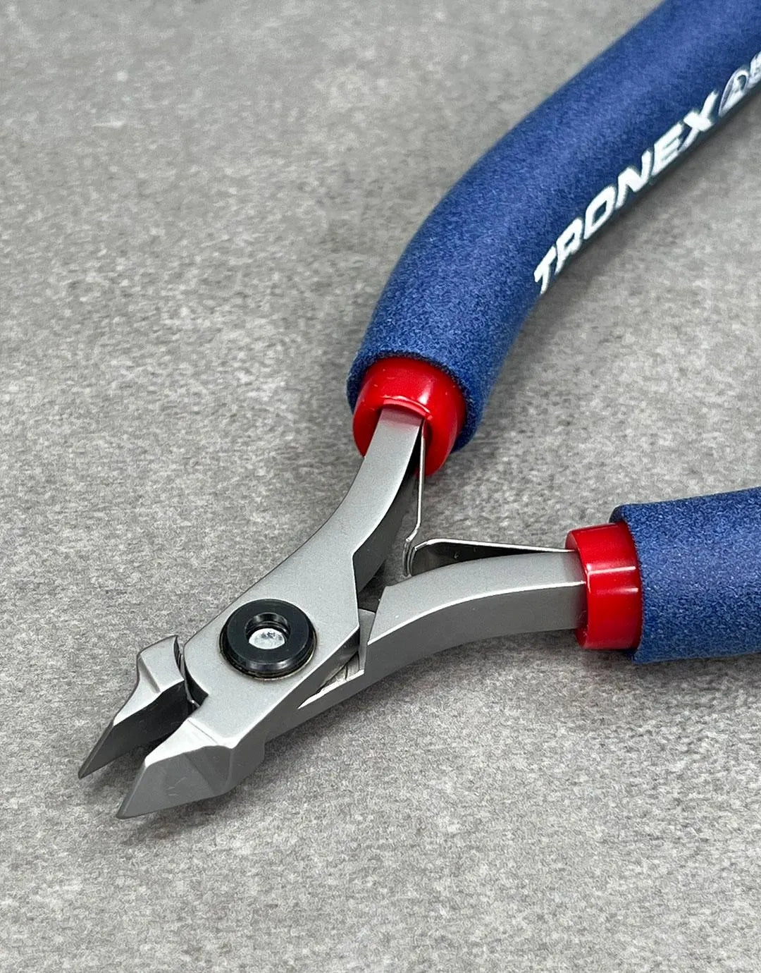 PL30X47 = Tronex 547/747 Stubby Chain Nose Pliers - Short Handle