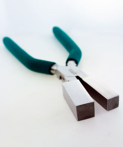 PL6033 = WUBBERS SQUARE MANDREL PLIERS - LARGE