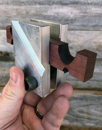 AN7661 = NC BLACK RAISING STAKE HOLDER