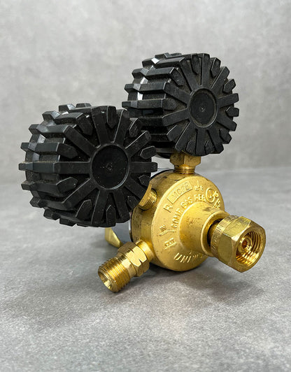 BT2143 = Uniweld Acetylene Regulator (MC)