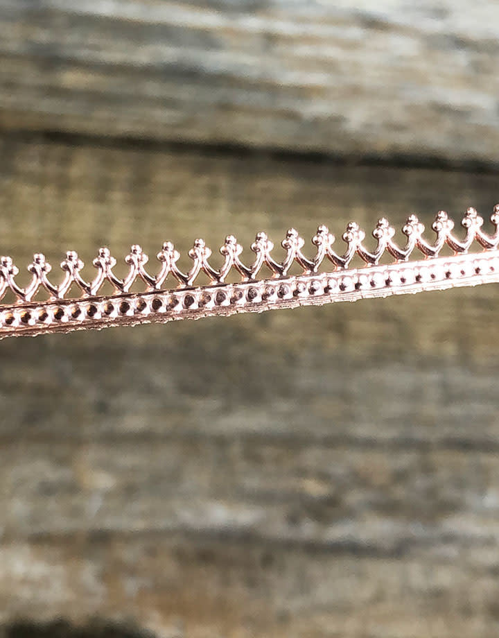 CGW01 = Copper Gallery Wire "Crown" (foot)