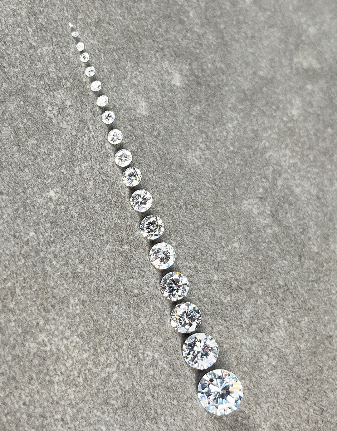 CZRD = Cubic Zirconia Round