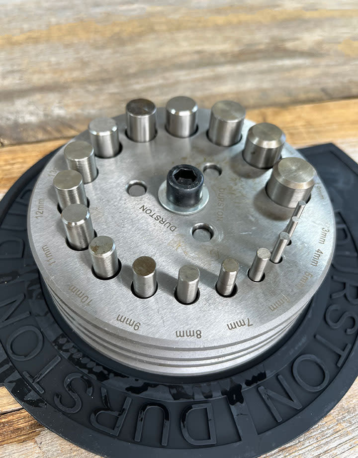 DA1202 = Deluxe Disc Cutter Set 17 Sizes (3-19mm) by Durston
