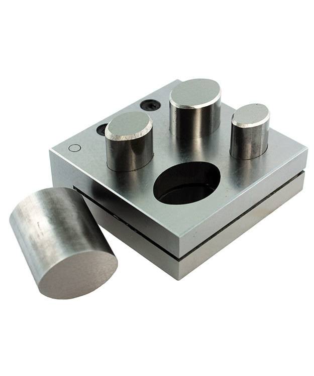 DA2415 = Large Oval Disc Cutter Set of Four Sizes 13x18mm to 22x30mm