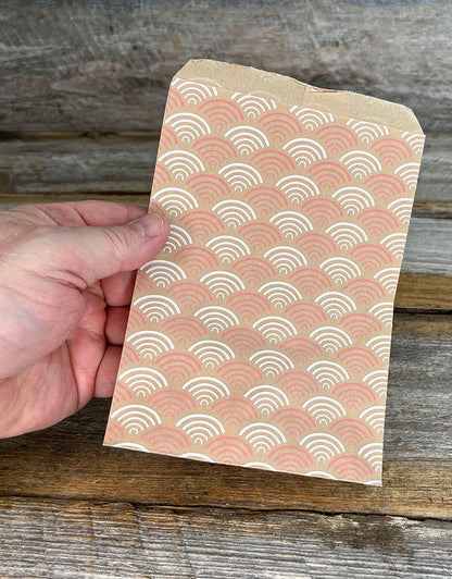 DBG1123 = Paper Gift Bag Pink Fan Pattern 5'' x 7'' (Bundle of 100)