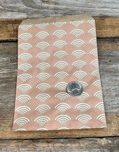 DBG1123 = Paper Gift Bag Pink Fan Pattern 5'' x 7'' (Bundle of 100)