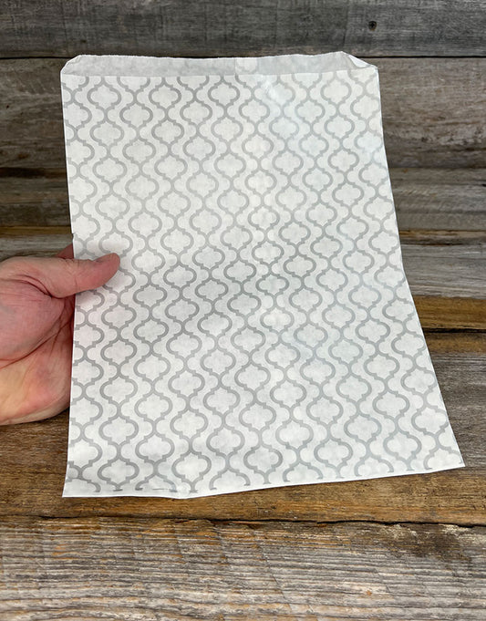 DBG1135 = Paper Gift Bag Silver Trellis Pattern 8-1/2'' x 11'' (Bundle of 100)