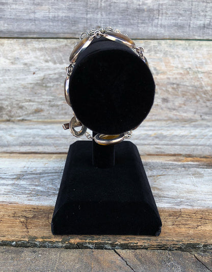 DBR1190 = Value Velvet Bracelet T Bar 7''W x 5''H