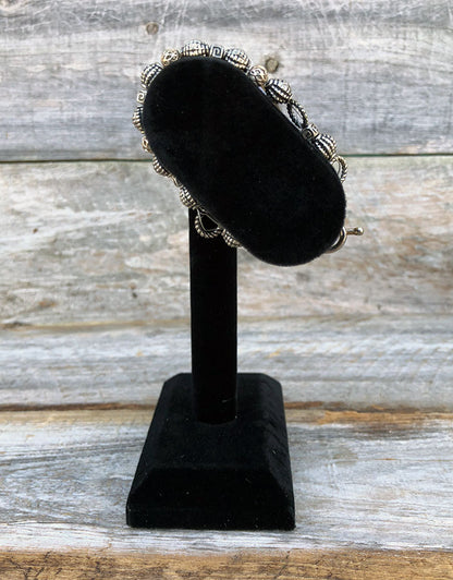 DBR1195 = Value Velvet Oval Bracelet T-Bar