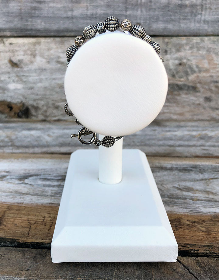 DBR6190 = LEATHERETTE BRACELET T BAR 7''x5''