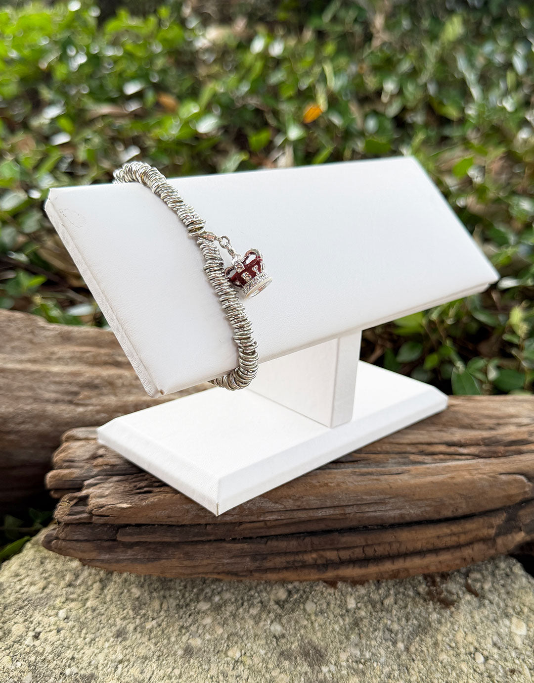 DBR6711 = White Leatherette Cushion Top Bracelet T-Bar
