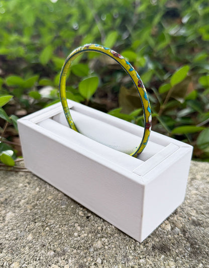 DBR6901 = White Leatherette Single Bangle Stand
