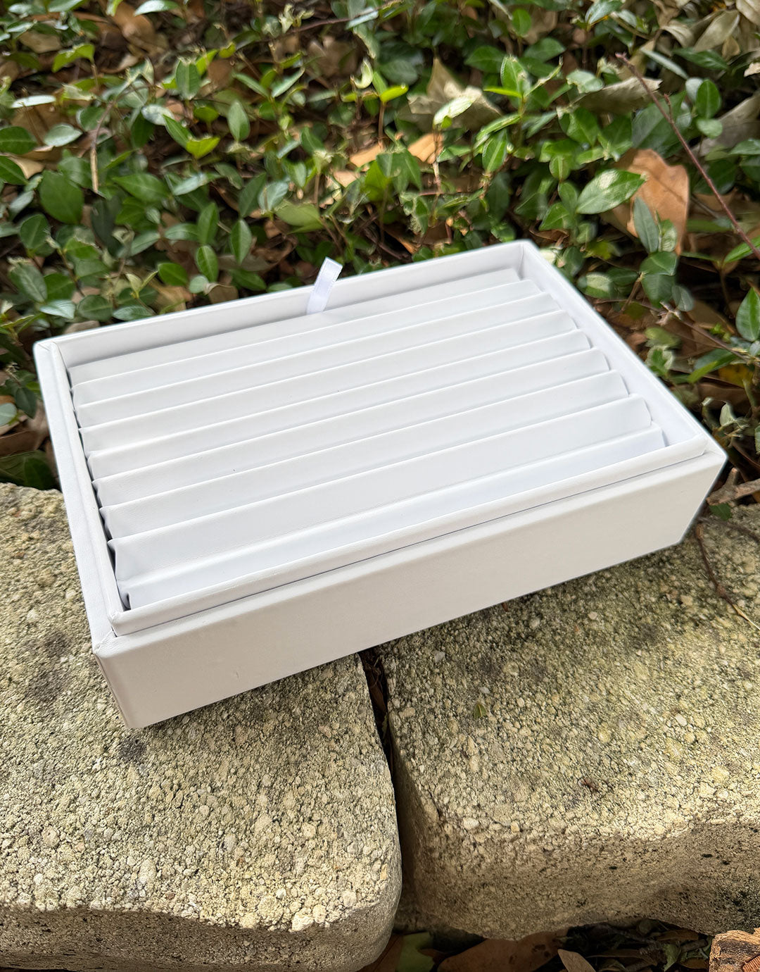 DBR6963 = White Leatherette Stackable Bracelet Tray with 8 Slots
