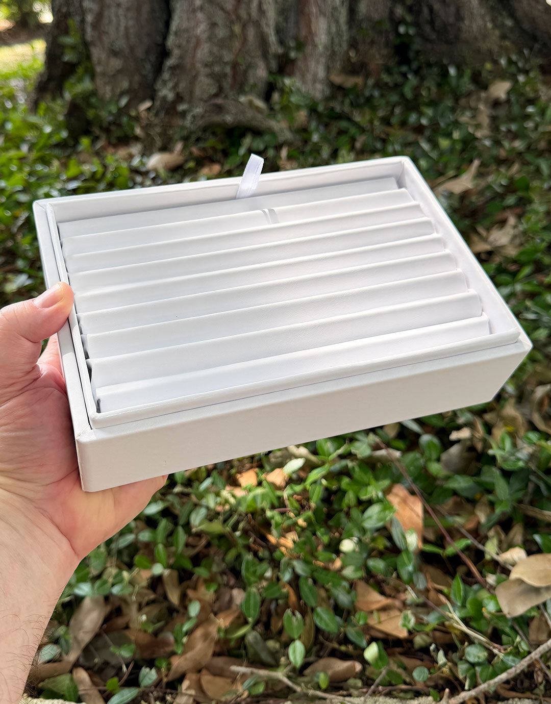 DBR6963 = White Leatherette Stackable Bracelet Tray with 8 Slots