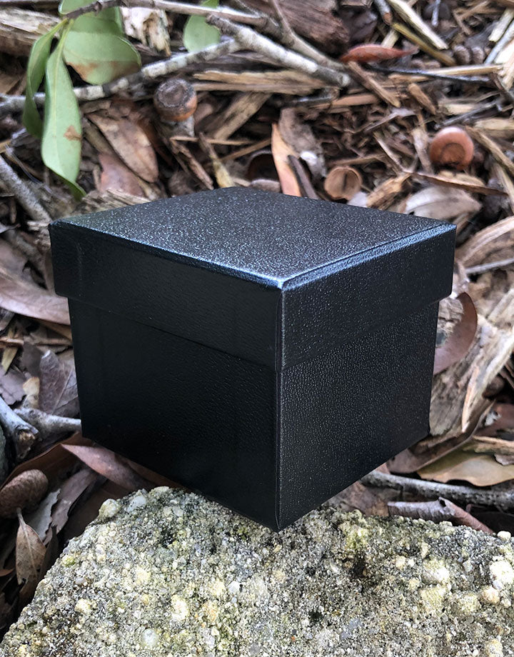 DBX1136 = Gold Latch Leatherette Ring  Box