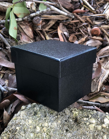 DBX1136 = Gold Latch Leatherette Ring  Box