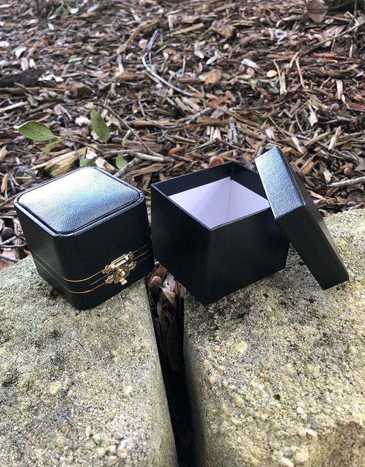 DBX1136 = Gold Latch Leatherette Ring  Box