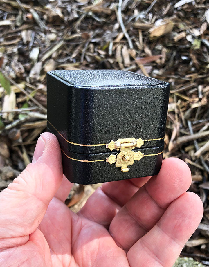 DBX1136 = Gold Latch Leatherette Ring  Box