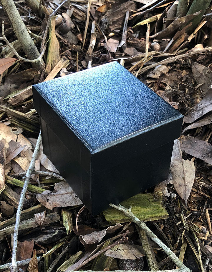 DBX1146 = Gold Latch Leatherette Earring Box