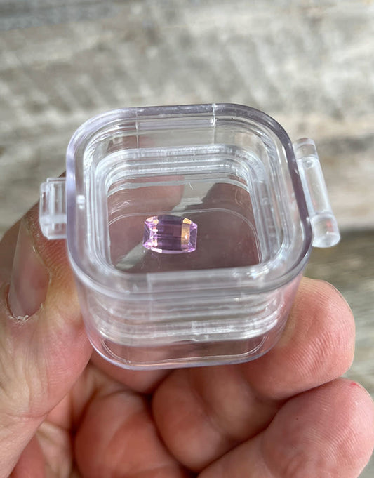 DBX1401 = Clear View Plastic Box with Floating Membrane 1" x 1" x 1"