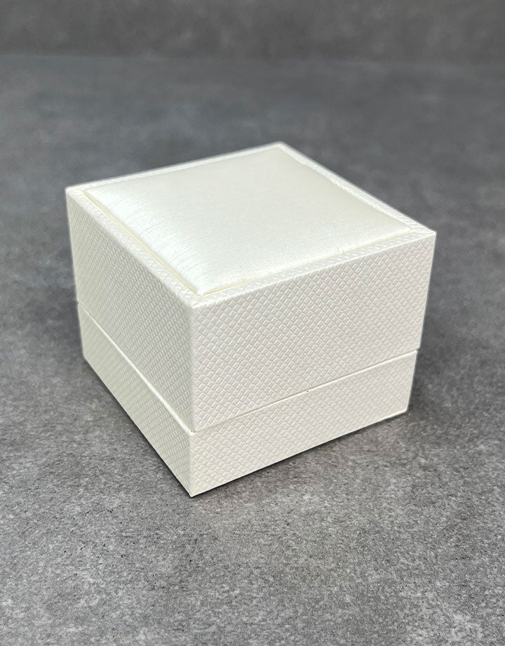 DBX1503 = Champagne Shimmer Ring Box
