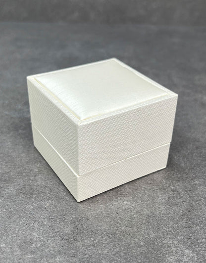 DBX1503 = Champagne Shimmer Ring Box