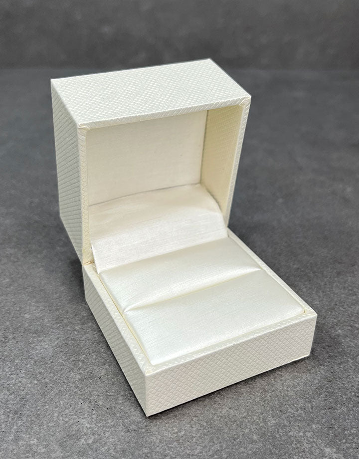 DBX1503 = Champagne Shimmer Ring Box