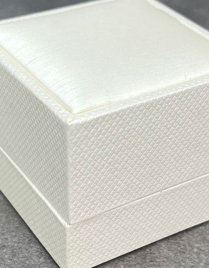 DBX1503 = Champagne Shimmer Ring Box