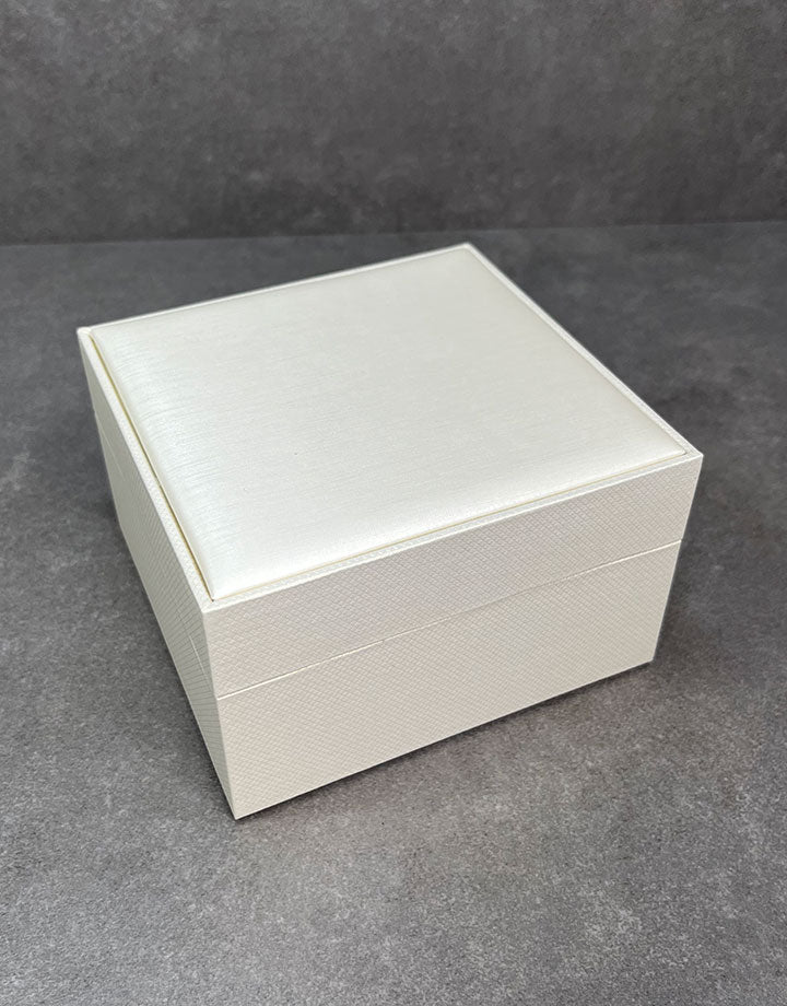 DBX1504 = Champagne Shimmer Watch Box