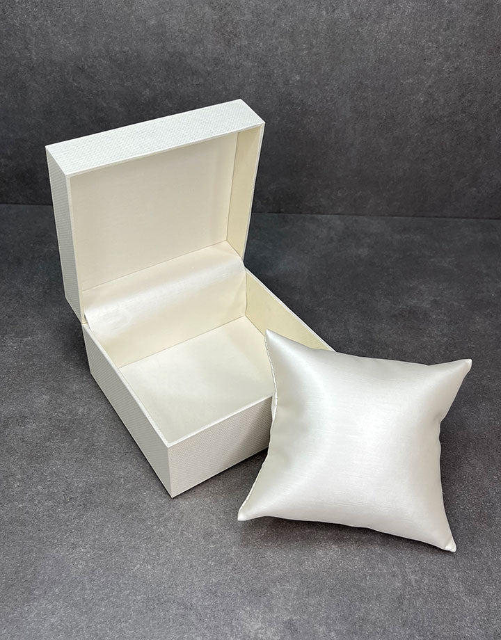 DBX1504 = Champagne Shimmer Watch Box