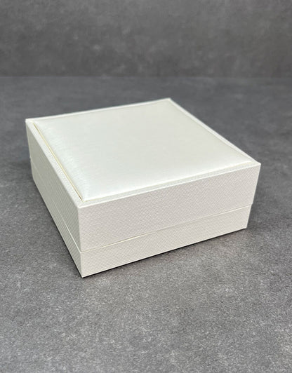DBX1512 = Champagne Shimmer Pendant Box