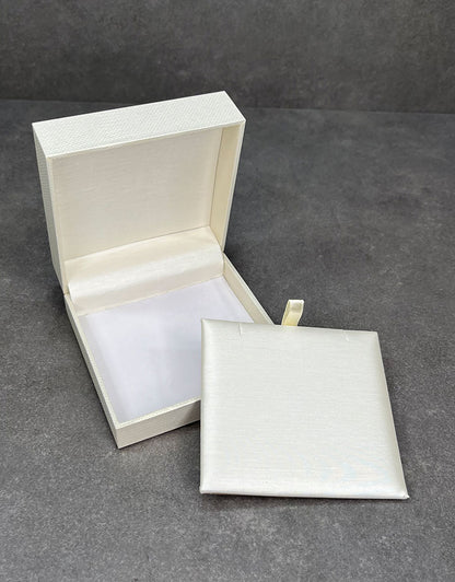DBX1512 = Champagne Shimmer Pendant Box