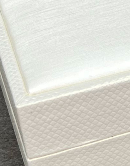 DBX1515 = Champagne Shimmer Bracelet Box