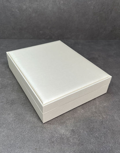 DBX1570 = Champagne Shimmer Necklace Box