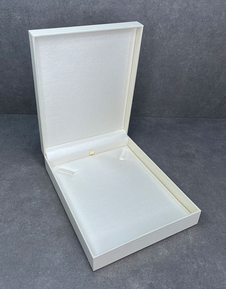 DBX1570 = Champagne Shimmer Necklace Box