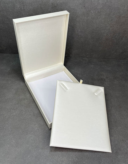 DBX1570 = Champagne Shimmer Necklace Box