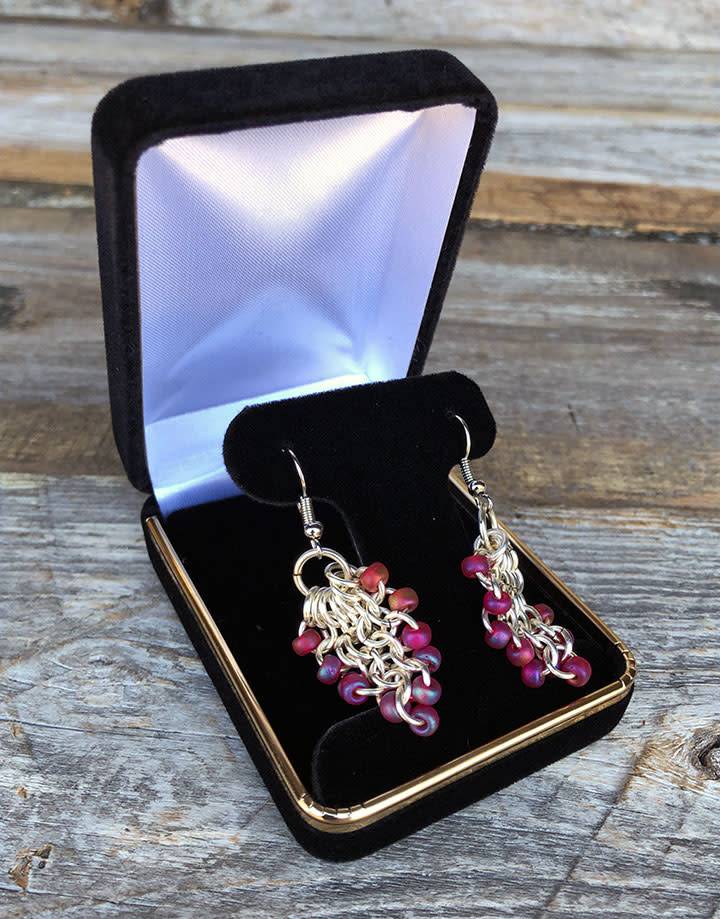 DBX1632 = Black Rich Velvet Earring Box with ''T'' Form &  Goldtone Trim (Each)