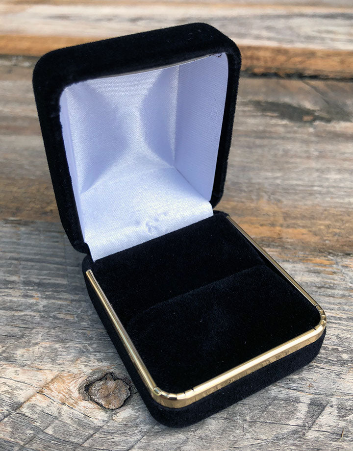 DBX1636 = Black Rich Velvet Ring Box with Goldtone Trim (Each)