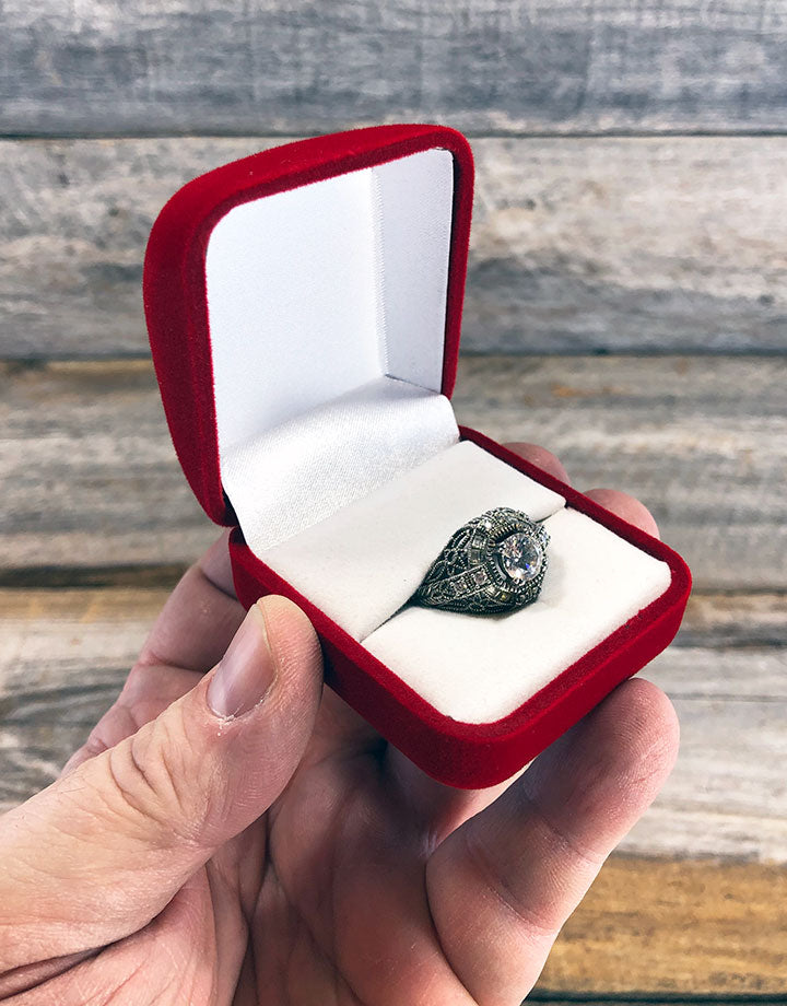 DBX2212 = Red Value Velvet Ring Box (Each)