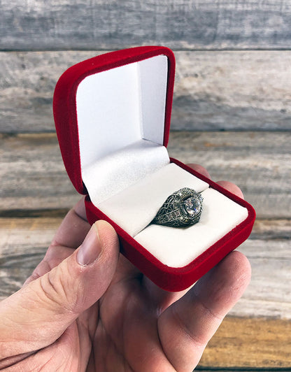 DBX2212 = Red Value Velvet Ring Box (Each)