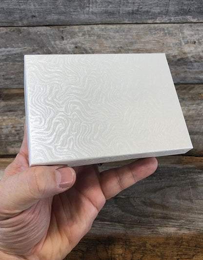 DBX2853W = BOXES - COTTON FILLED WHITE  5-3/8'' x 3-7/8'' x 1''  CASE 100