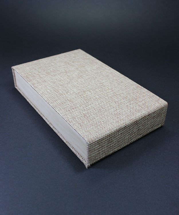DBX3055 = Burlap Deluxe Magnetic Necklace Box 4-3/4'' x 7-1/4'' x 1-1/8'' (Each)