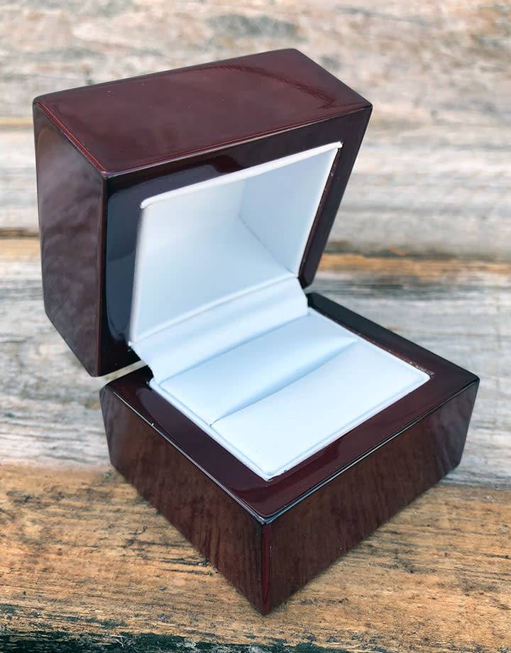 DBX4003 = Rosewood Ring Box (Each)