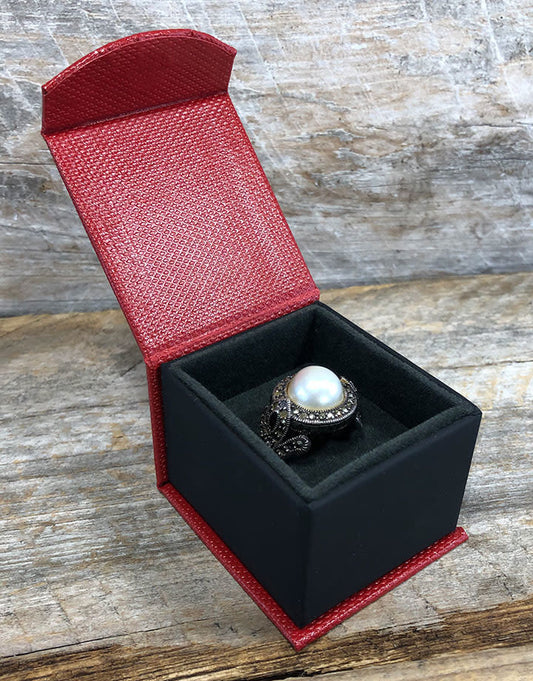 DBX4150 = Deluxe Magnetic Red/Black Ring Box 1-7/8'' x 2-1/4'' x 1-1/2''