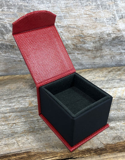 DBX4150 = Deluxe Magnetic Red/Black Ring Box