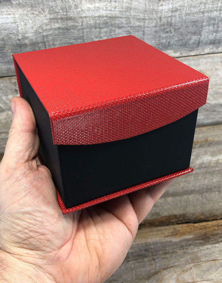 DBX4152 = Deluxe Magnetic Red/Black Watch Box