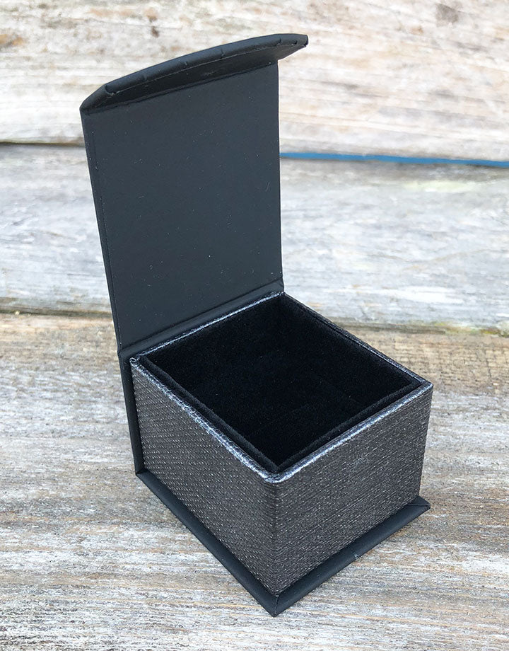 DBX4250 = Deluxe Magnetic Black/Silver Ring Box 1-7/8" x 2-1/4" (Each)