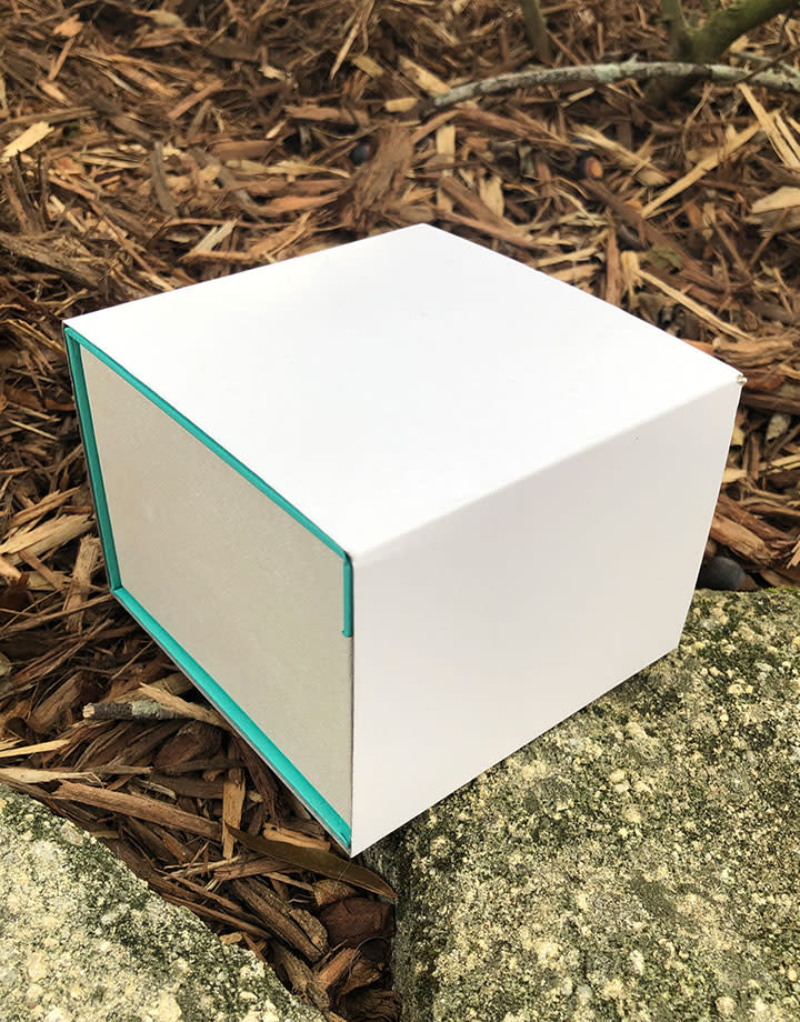 DBX4352 = Deluxe Magnetic Teal/White Watch Box 4" x 4" (Each)