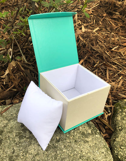 DBX4352 = Deluxe Magnetic Teal/White Watch Box 4" x 4" (Each)