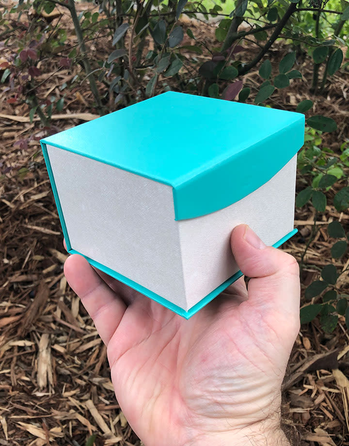 DBX4352 = Deluxe Magnetic Teal/White Watch Box 4" x 4" (Each)